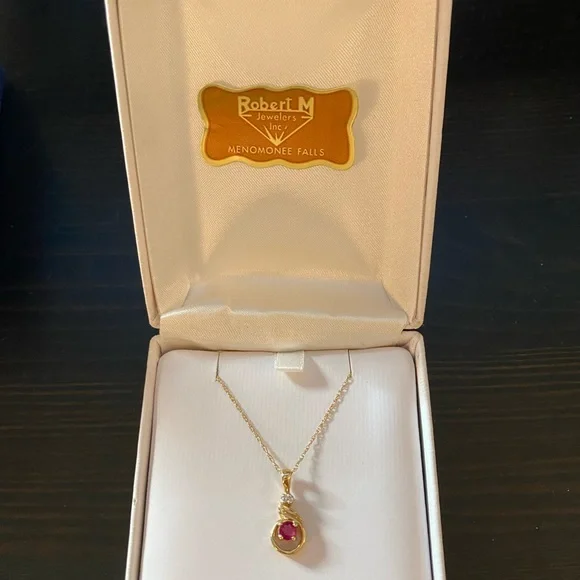 Ruby and diamond gold necklace - Picture 2 of 4